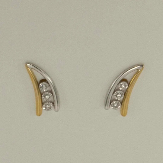 Gouden oorstekers met briljant 0.03 EO119008VYA