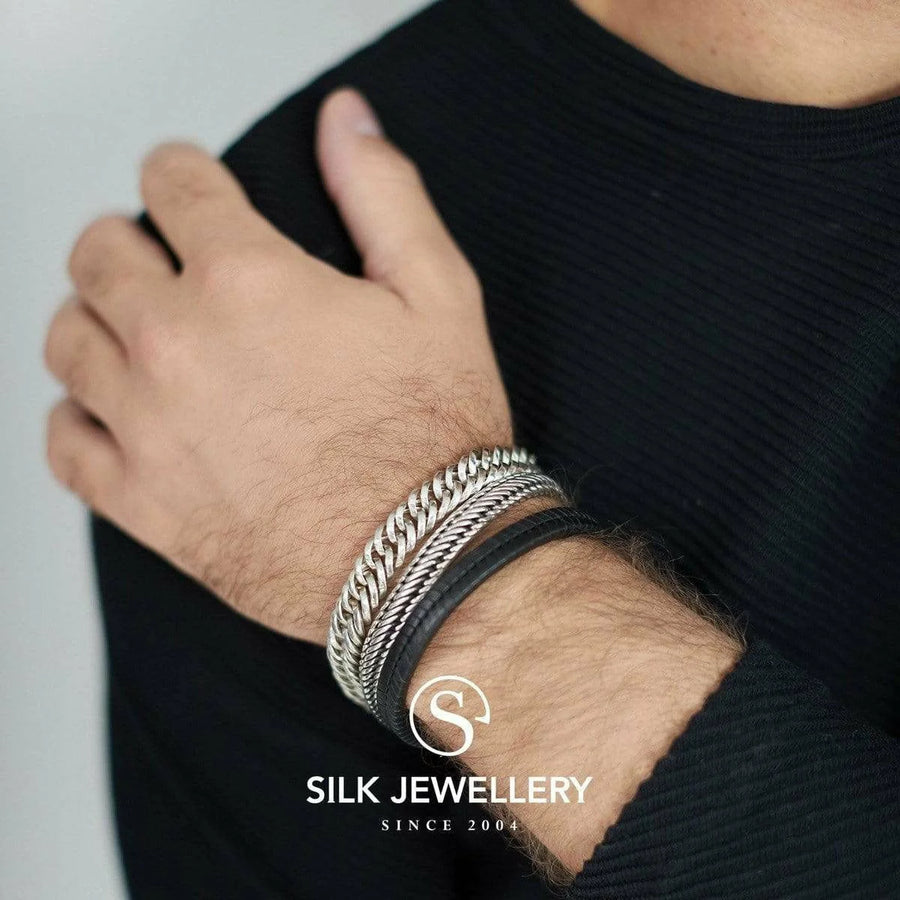Zilveren gevlochten silk armband 115-19 met zwart leer inleg, Zwart Jewelz sinds 2004