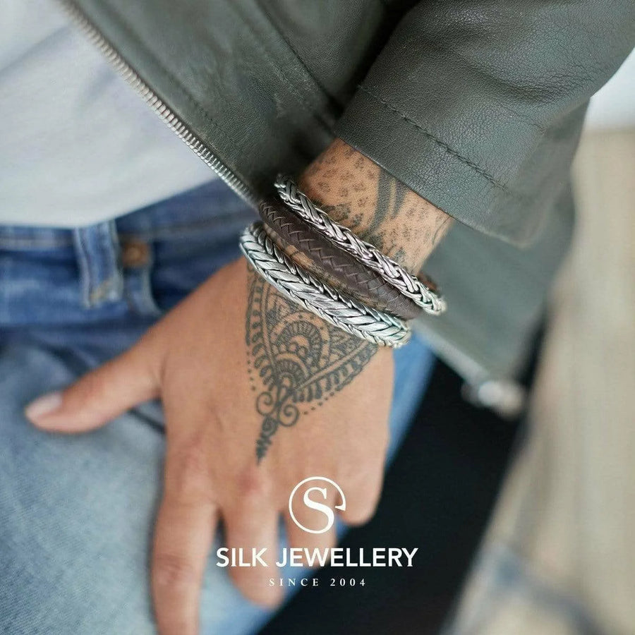 Zilveren gevlochten armband met intrigerend design van Zwart Jewelz silk armband 379