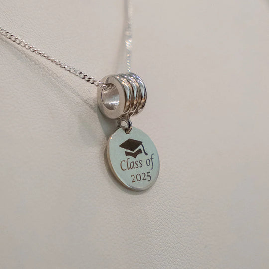 Zilver geslaagde bedel aan charm